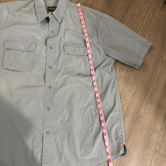 Eddie Bauer Mens L Short Sleeve Button Up Shirt Blue Front Pockets Fishing - Picture 6 of 11